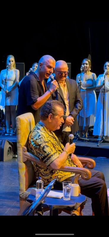 Harbiye'de İmparatora Sevgi Seli!  Harbiye'de İmparatora Sevgi Seli!